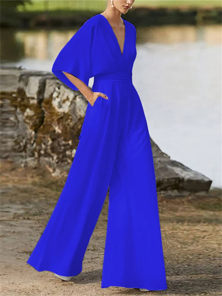 Elegant V-neck jumpsuit with wide legs and batwing sleeves for women | Ideal for winter