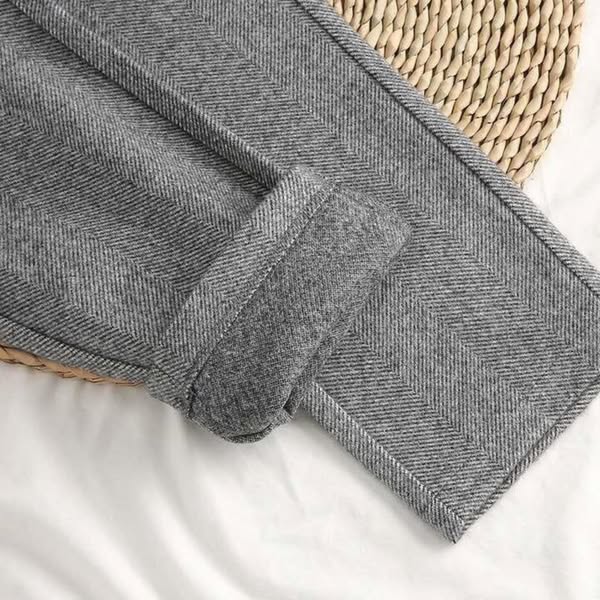 Men's Trousers in Herringbone Pattern With Pencil Fit for Sophisticated Office Casual Style
