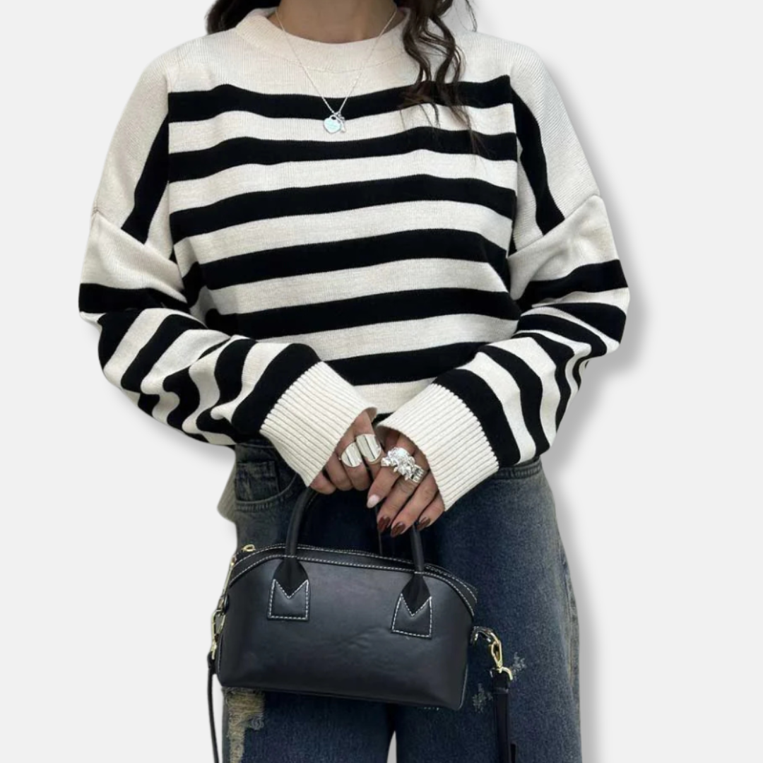 Women’s Pullover Sweatshirt – Loose Fit Knit – Striped Crew Neck – Ribbed Hem