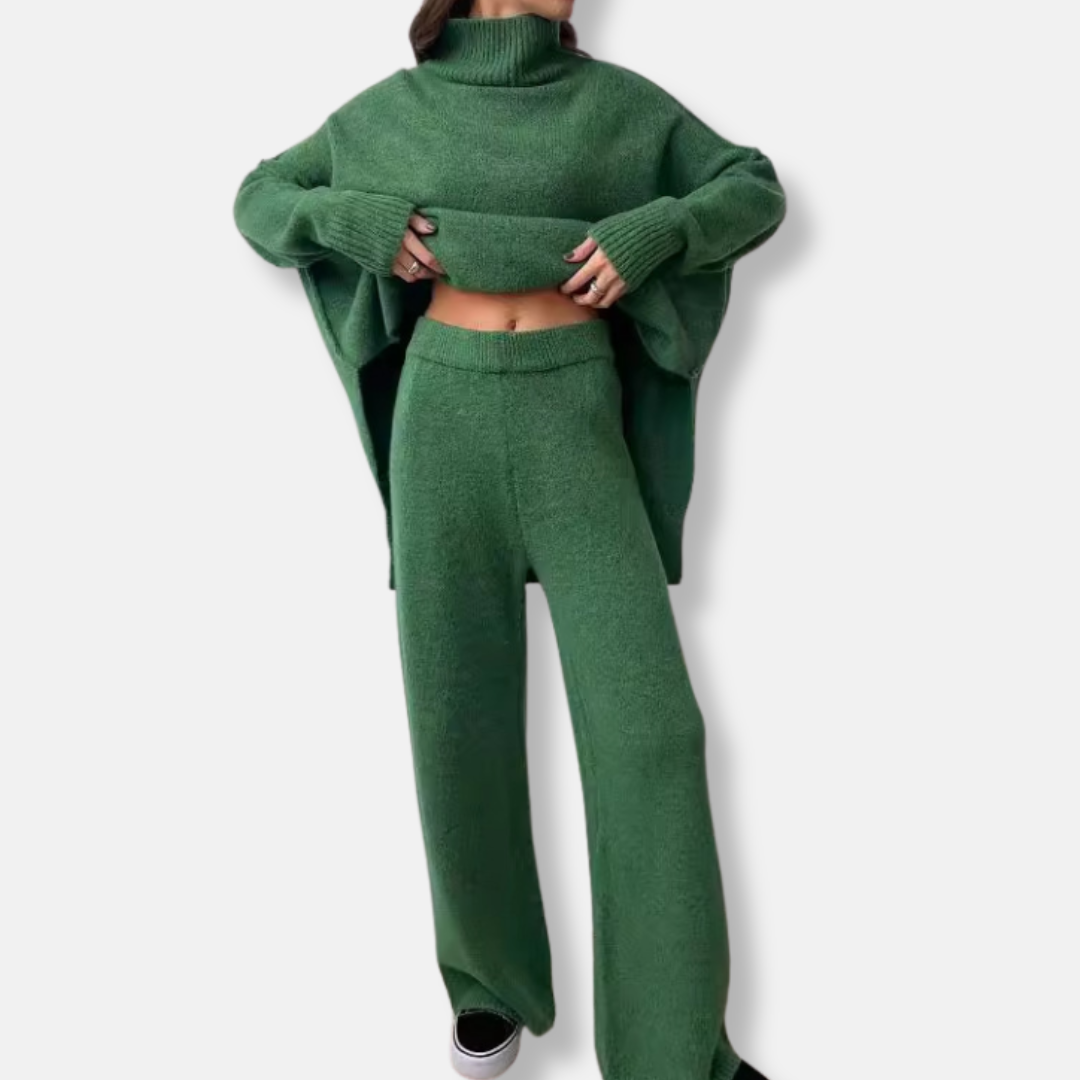 Women’s Two-Piece Set - Chunky Knit - Oversized Fit - Turtleneck
