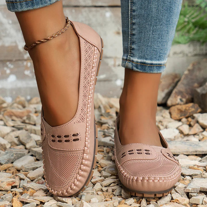 Women's Stylish Footwear with Supportive Design and Comfortable Fit