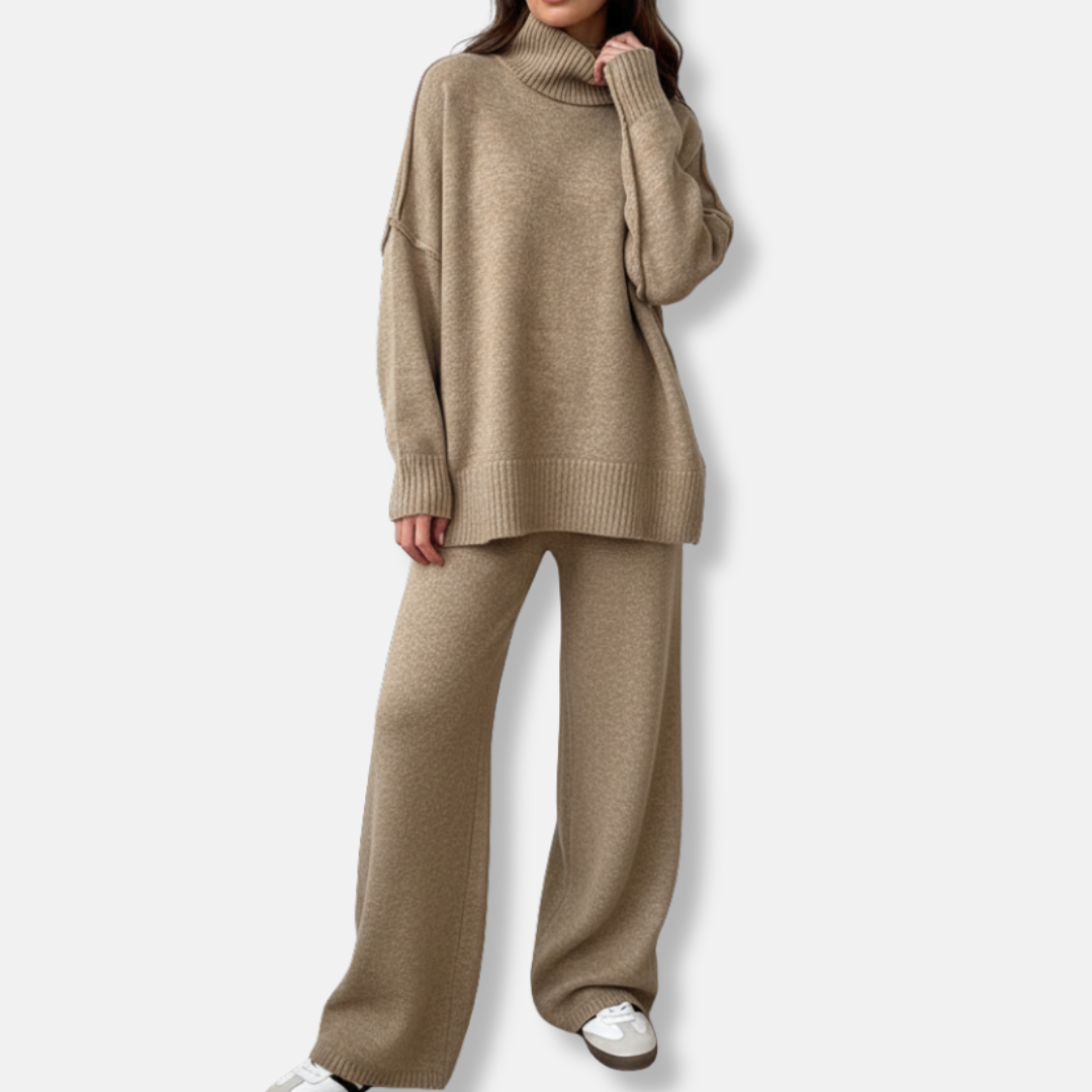 Women’s Two-Piece Set - Chunky Knit - Oversized Fit - Turtleneck