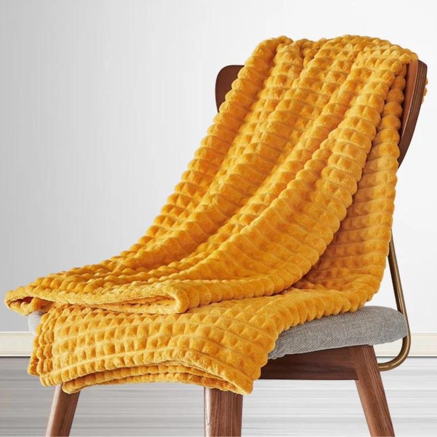 Modern Textured Fleece Throw Blanket With Bubble Design