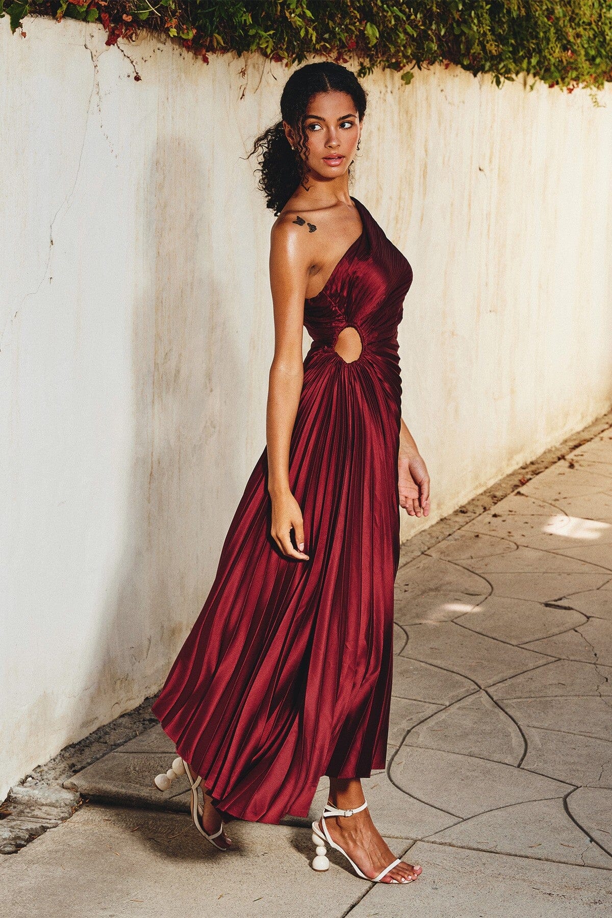 Oriane Pleated One Shoulder Evening Dress for Elegant Formal Occasions with Modern Cut