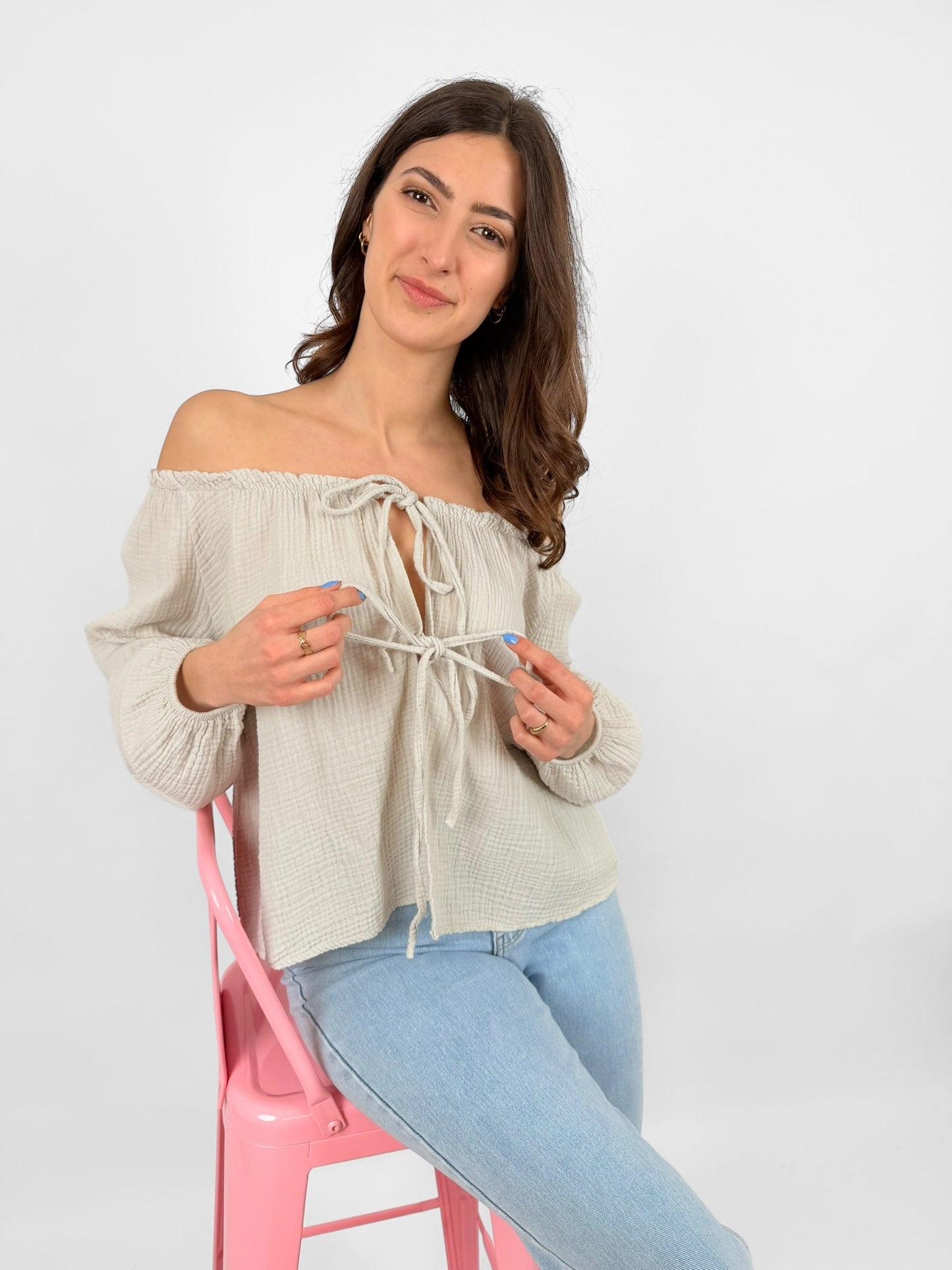 Nienke Muslin Blouse for Women Breathable Lightweight Elegant Top with Delicate Bows