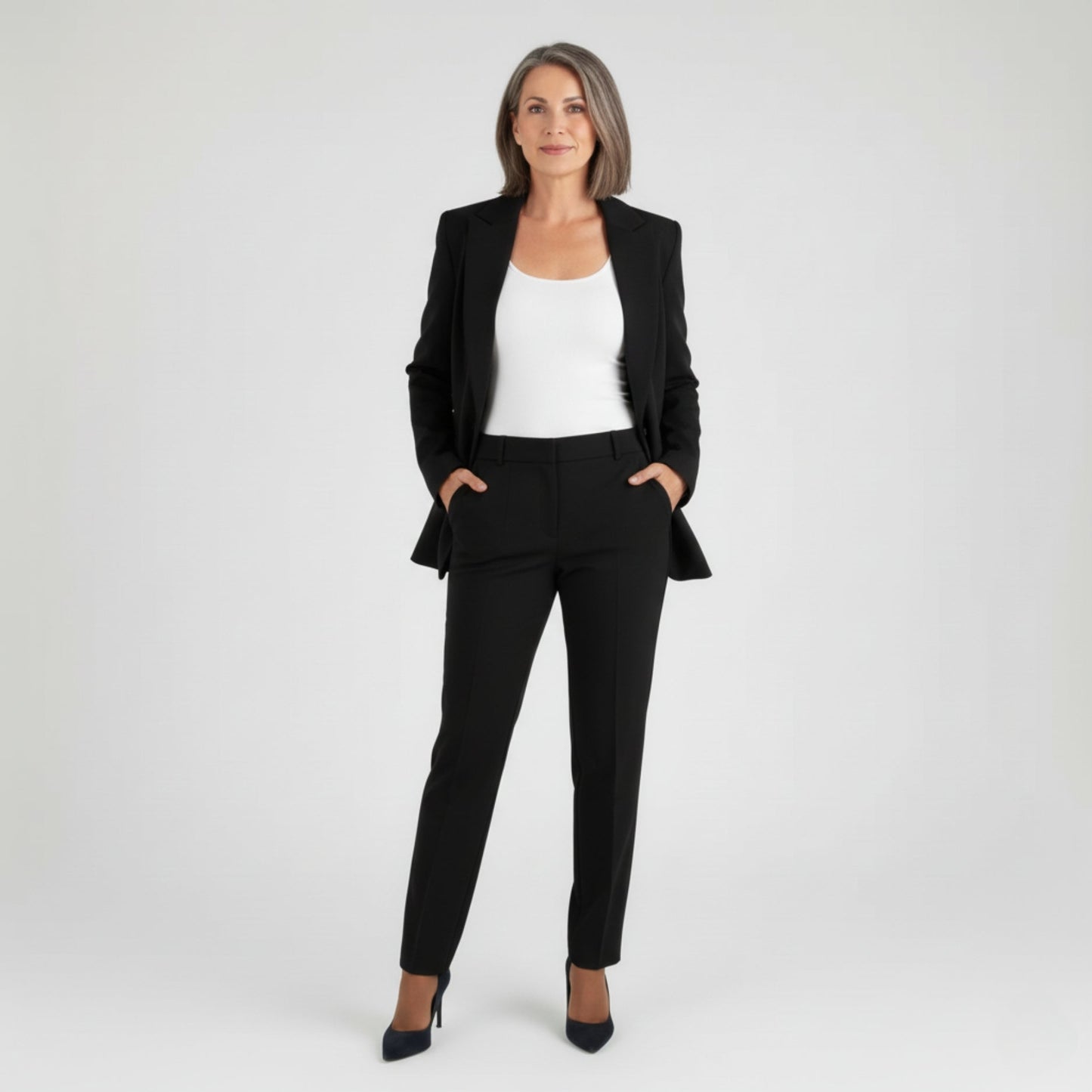 Women’s Suit – Elegant Business Pantsuit with Blazer & Trousers for Work or Formal Wear