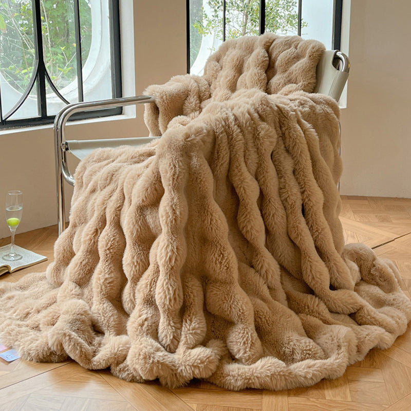 Contemporary Faux Fur Throw Blanket with Plush Texture
