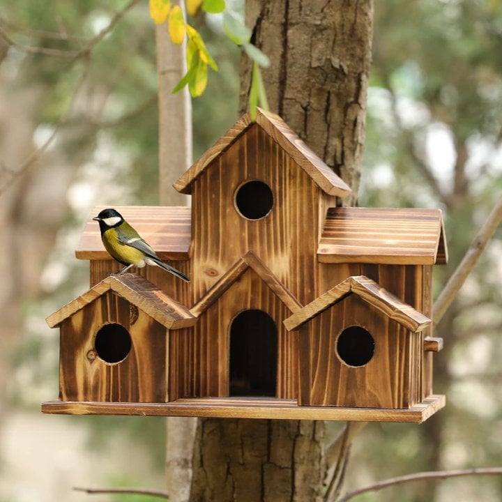 Functional wooden birdhouse WillowNest - TrendAura