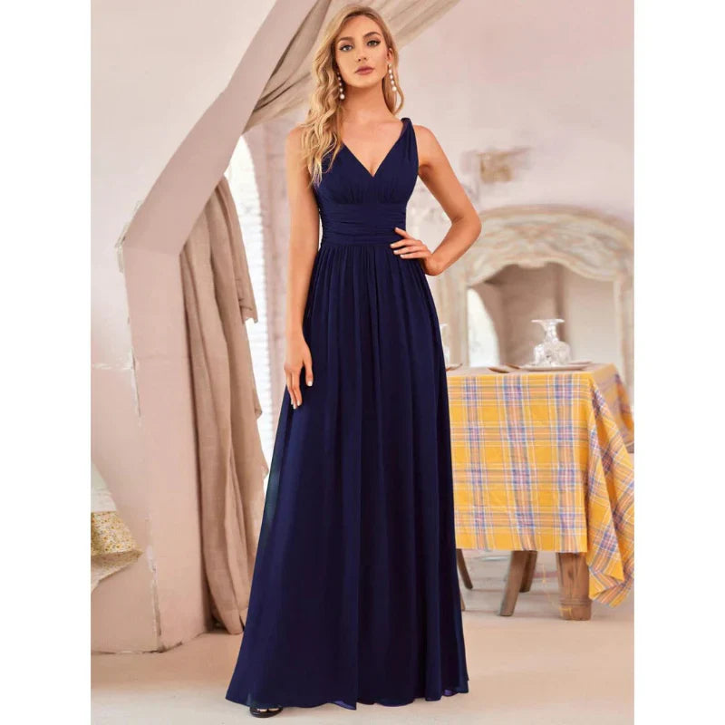 Zahraa | Long Dress with V-Neck and Sleeveless – Chic and Modern Style