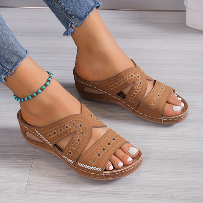 Comfortable orthopedic sandal with open wedge heel - support and style at the same time