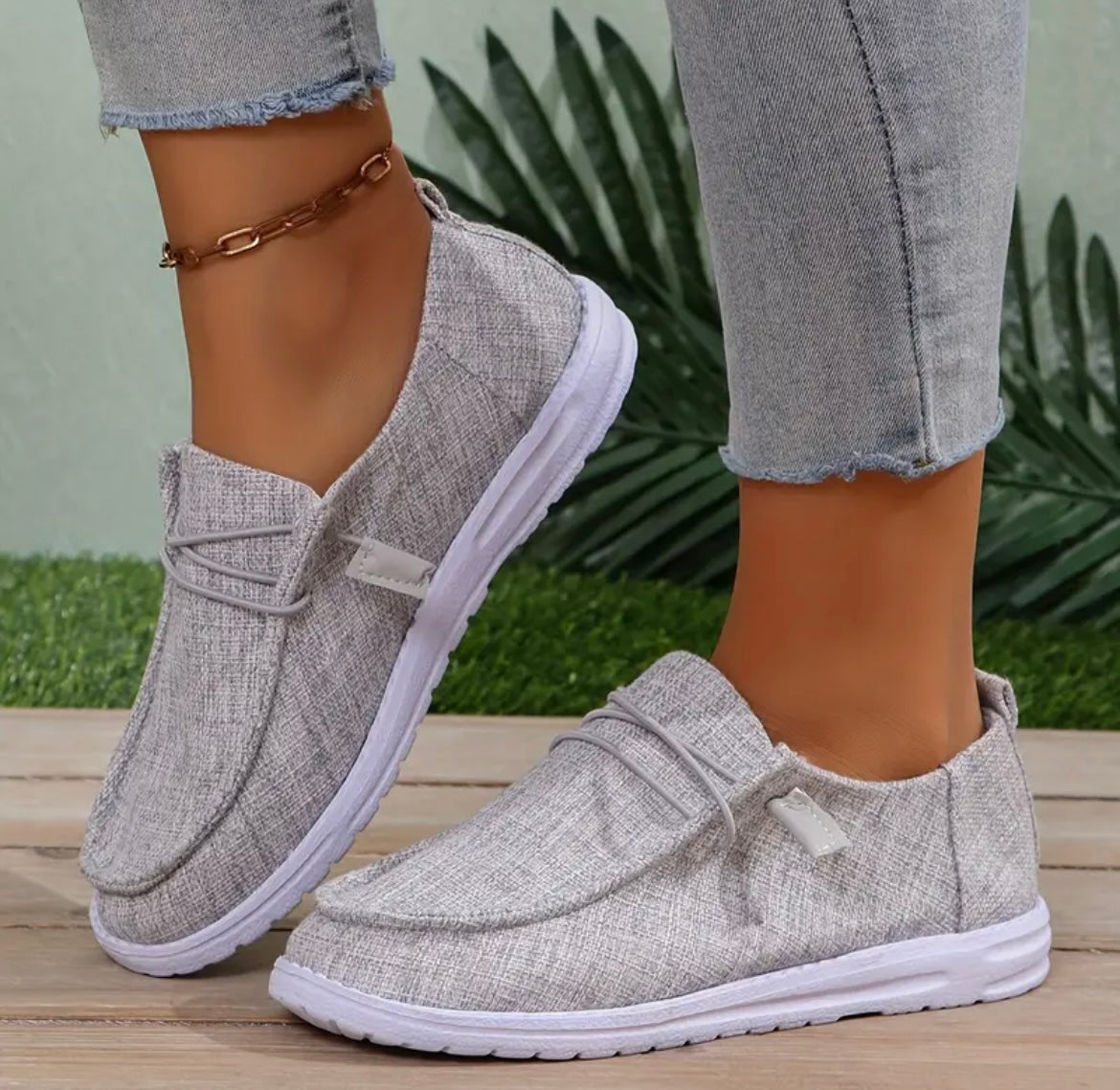 Elegant and comfortable shoes for women