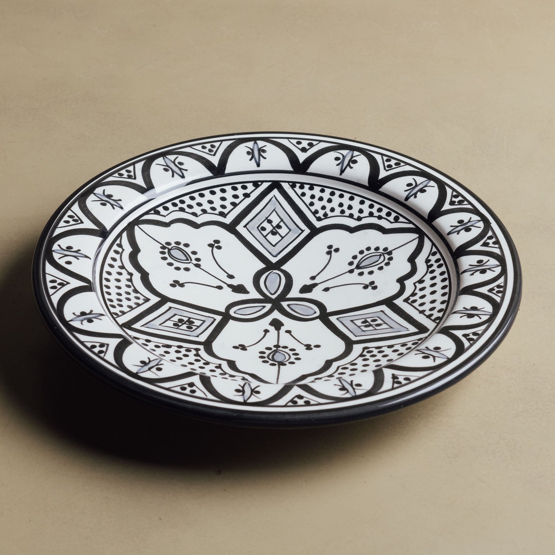 Fez Dinner Plate Black Grey - Moroccan Dinnerware - TrendAura