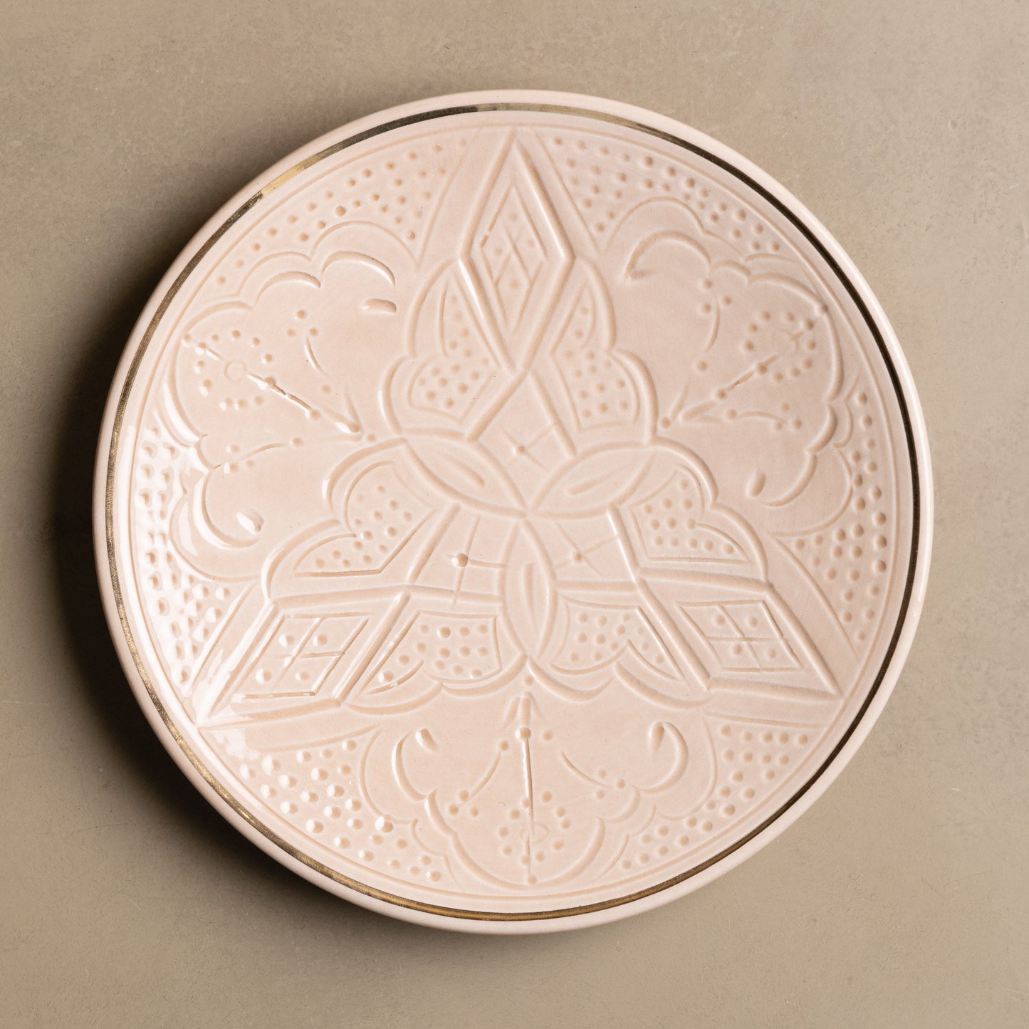 Zagora Dinner Plate Sand - Moroccan Dinnerware Adorned with 12 Carat Gold Accents