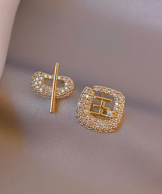 Boucles d'oreilles à clous asymétriques en or 14 carats avec zircons et caractères chinois - TrendAura