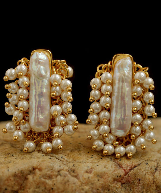 Boucles d'oreilles à tige en perles surdorées en cuivre doré Art Gold - TrendAura