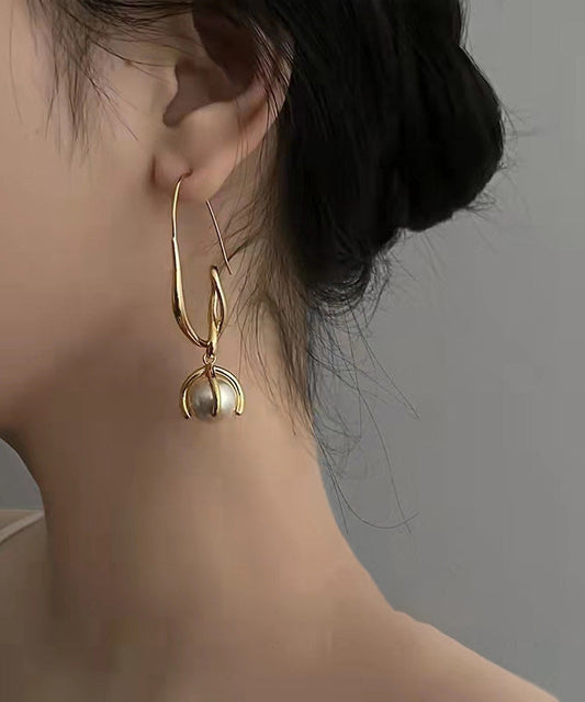 Boucles d'oreilles créoles en métal doré avec perles - TrendAura