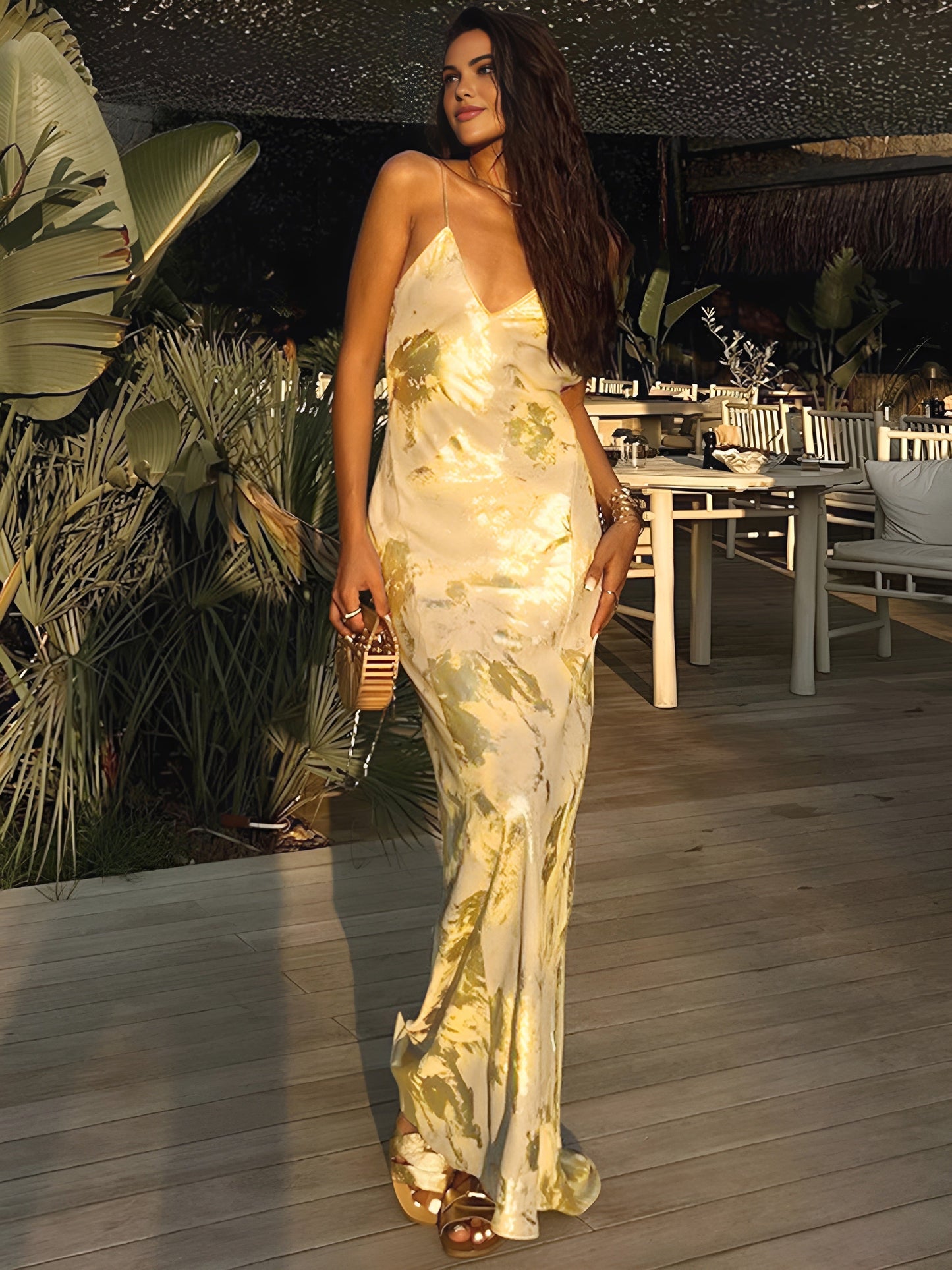 Women's Evening Dress – Silk-look Satin – V-Neck – Spaghetti Straps – Long Elegant Fit