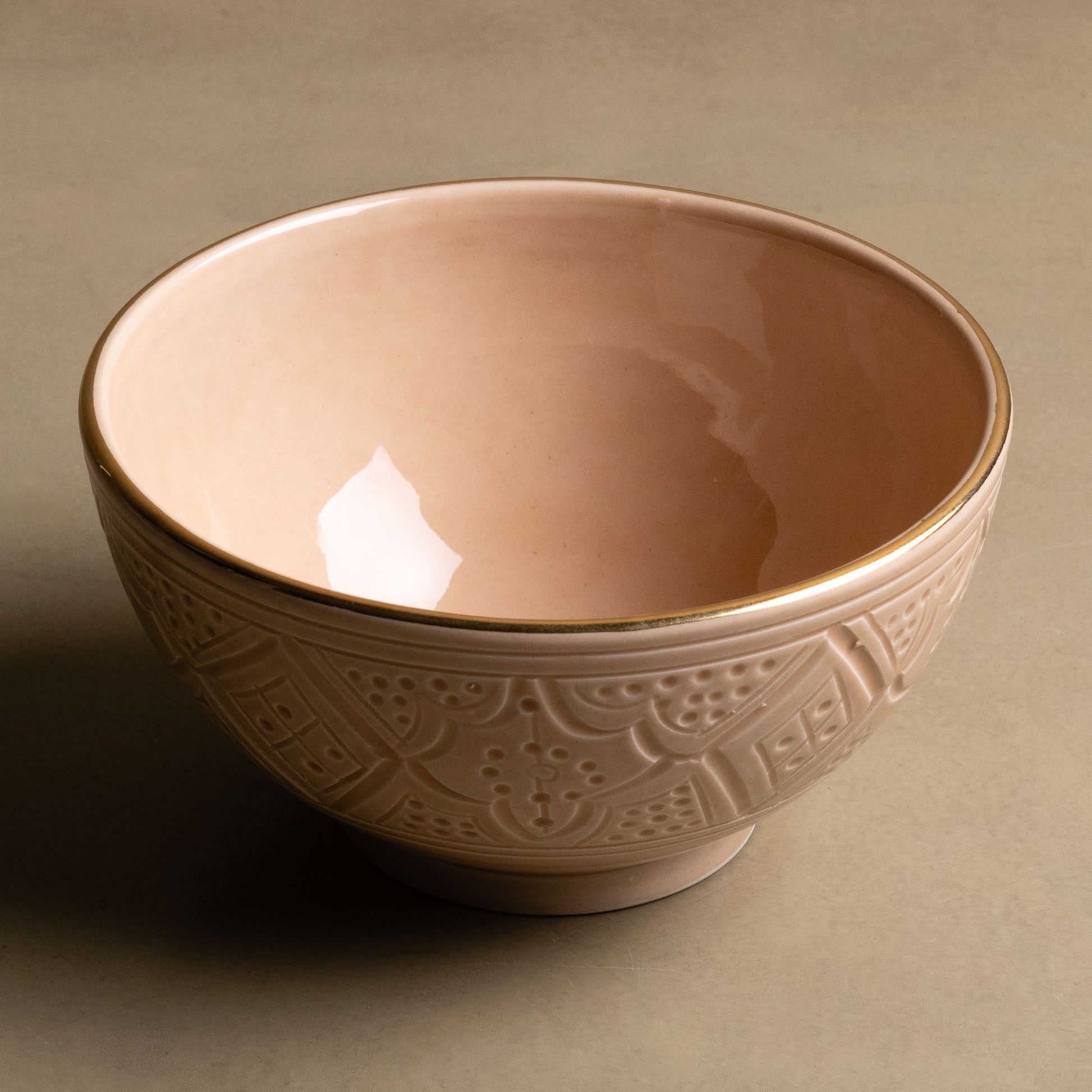Zagora Sand Bowl - Moroccan Dinnerware Adorned with 12 Carat Gold Accents - TrendAura
