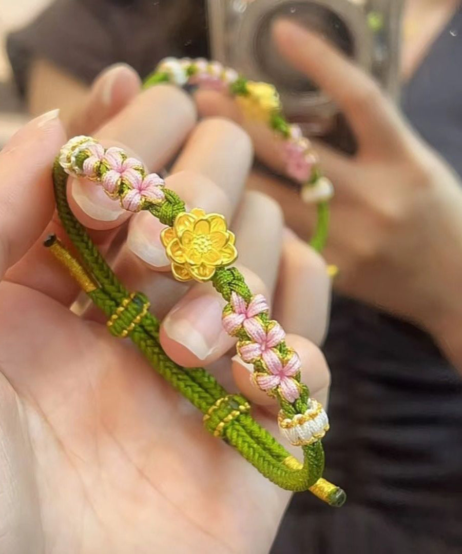 Magnifique bracelet à breloques en forme de fleur de pêcher verte tissé à la main - TrendAura
