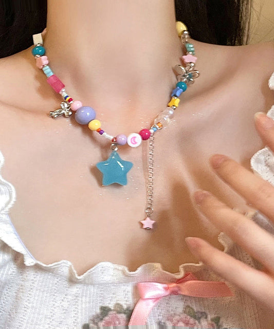 Magnifique collier avec pendentif en perles de résine et cuivre arc-en-ciel et pompon - TrendAura