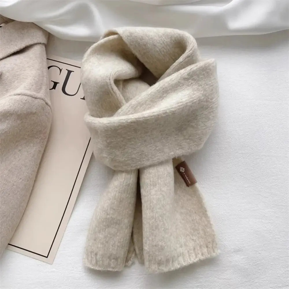 Chloé Winter Wool Scarf Soft Warm Wool For Cold Weather Elegant Cozy Accessory For Fashionable Women