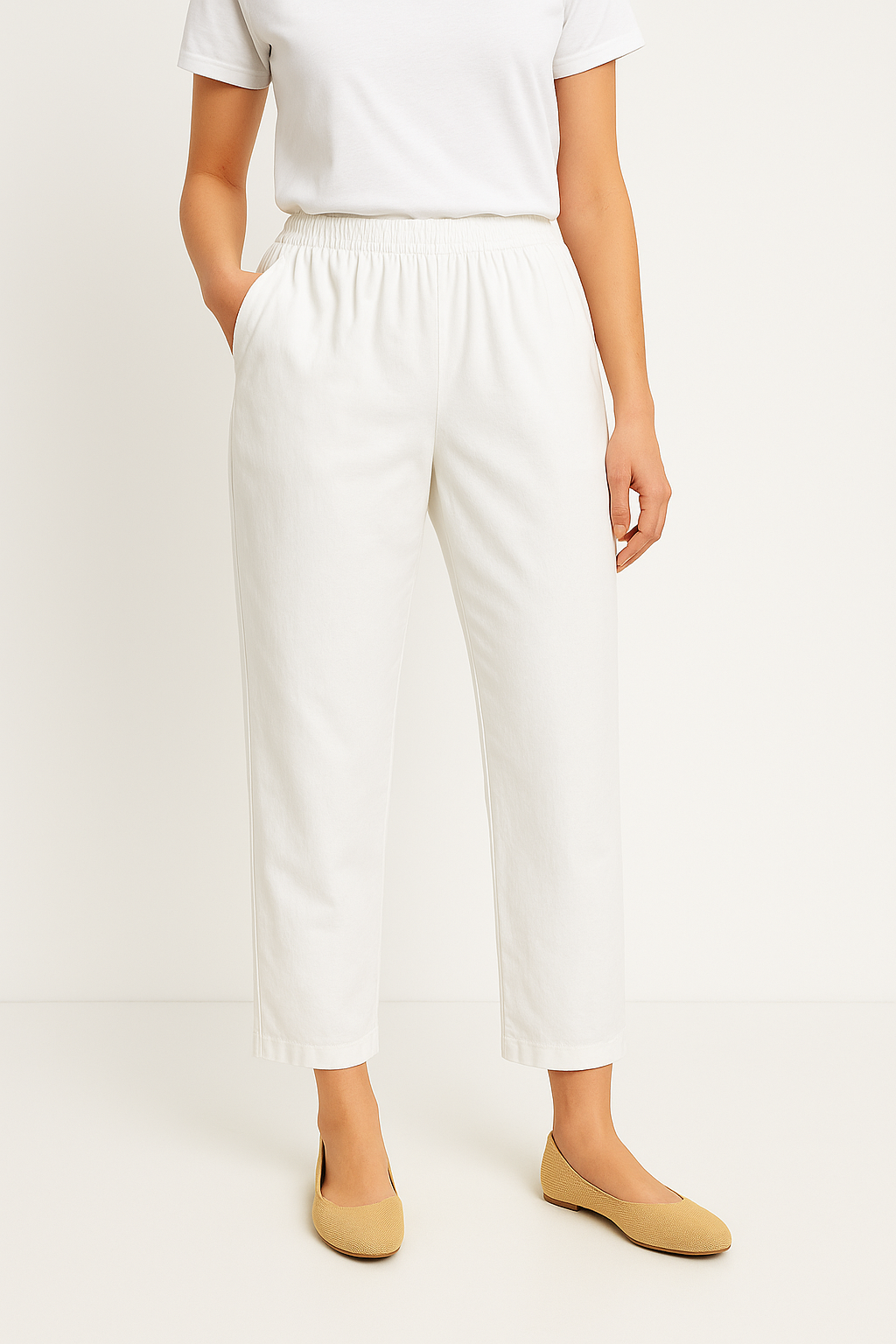 Comfortable leisure pants with elastic waistband and side pockets