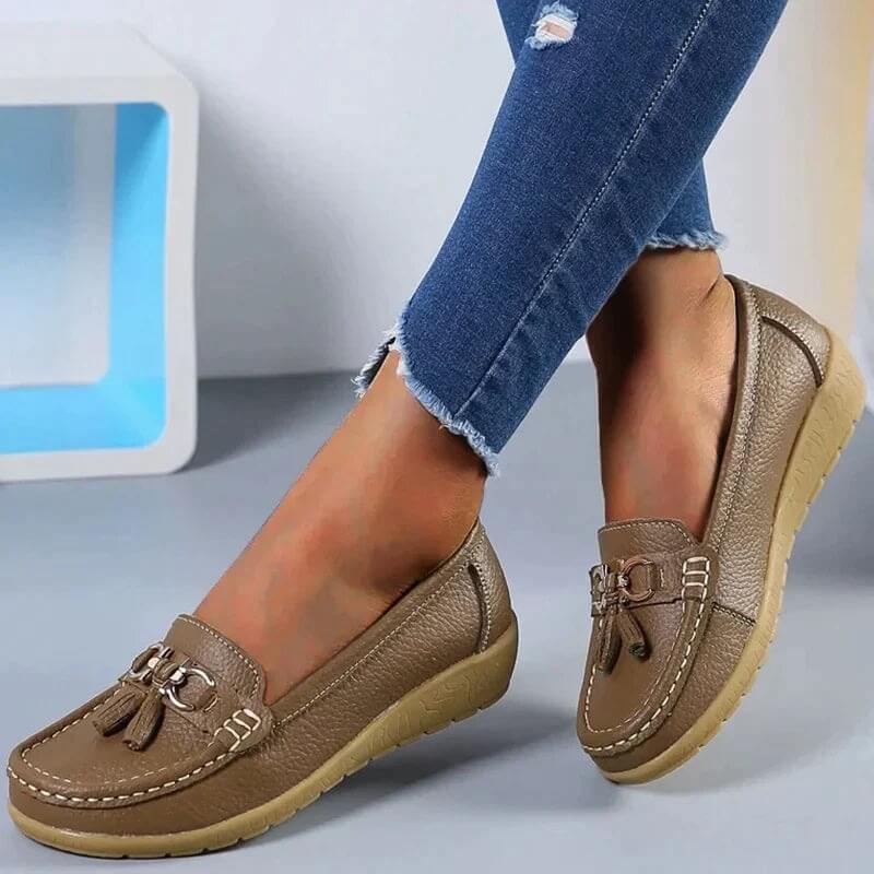 Leather Womens Loafers With Fringe And Decorative Chain For Everyday Comfort And Elegant Style