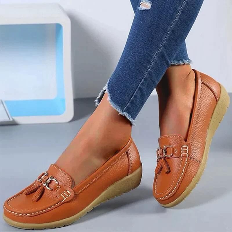 Leather Womens Loafers With Fringe And Decorative Chain For Everyday Comfort And Elegant Style