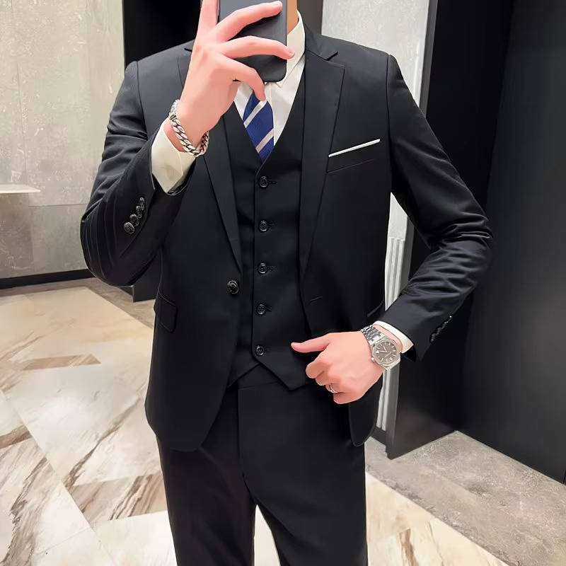 Men's Slim Fit Three-Piece Suit For Business And Formal Events Perfect For Professional Occasions
