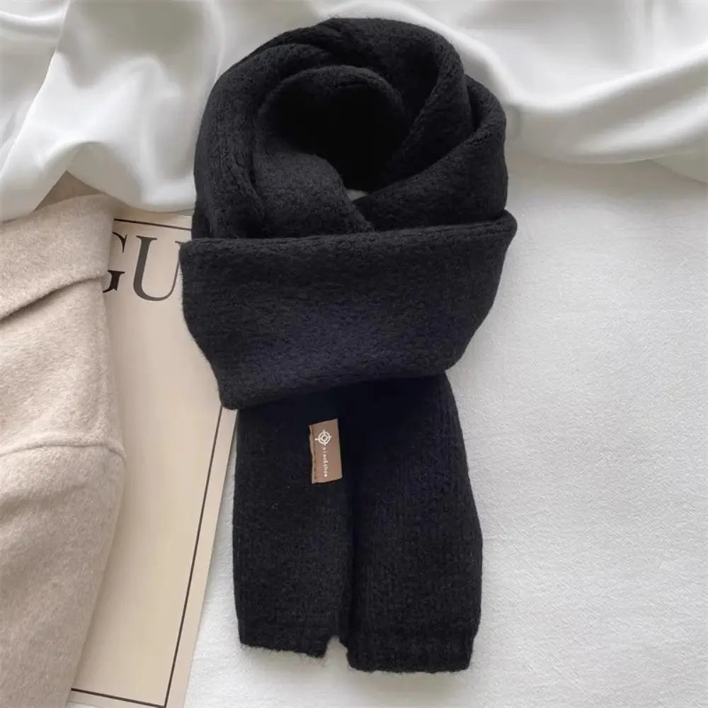 Chloé Winter Wool Scarf Soft Warm Wool For Cold Weather Elegant Cozy Accessory For Fashionable Women