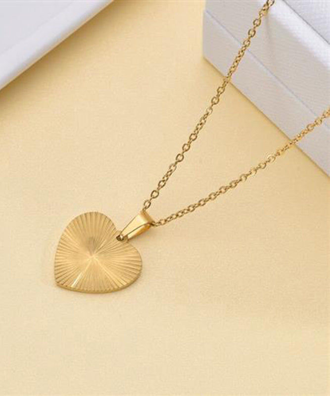 Collier Boho avec pendentif en alliage de métal doré et motif amour froissé - TrendAura