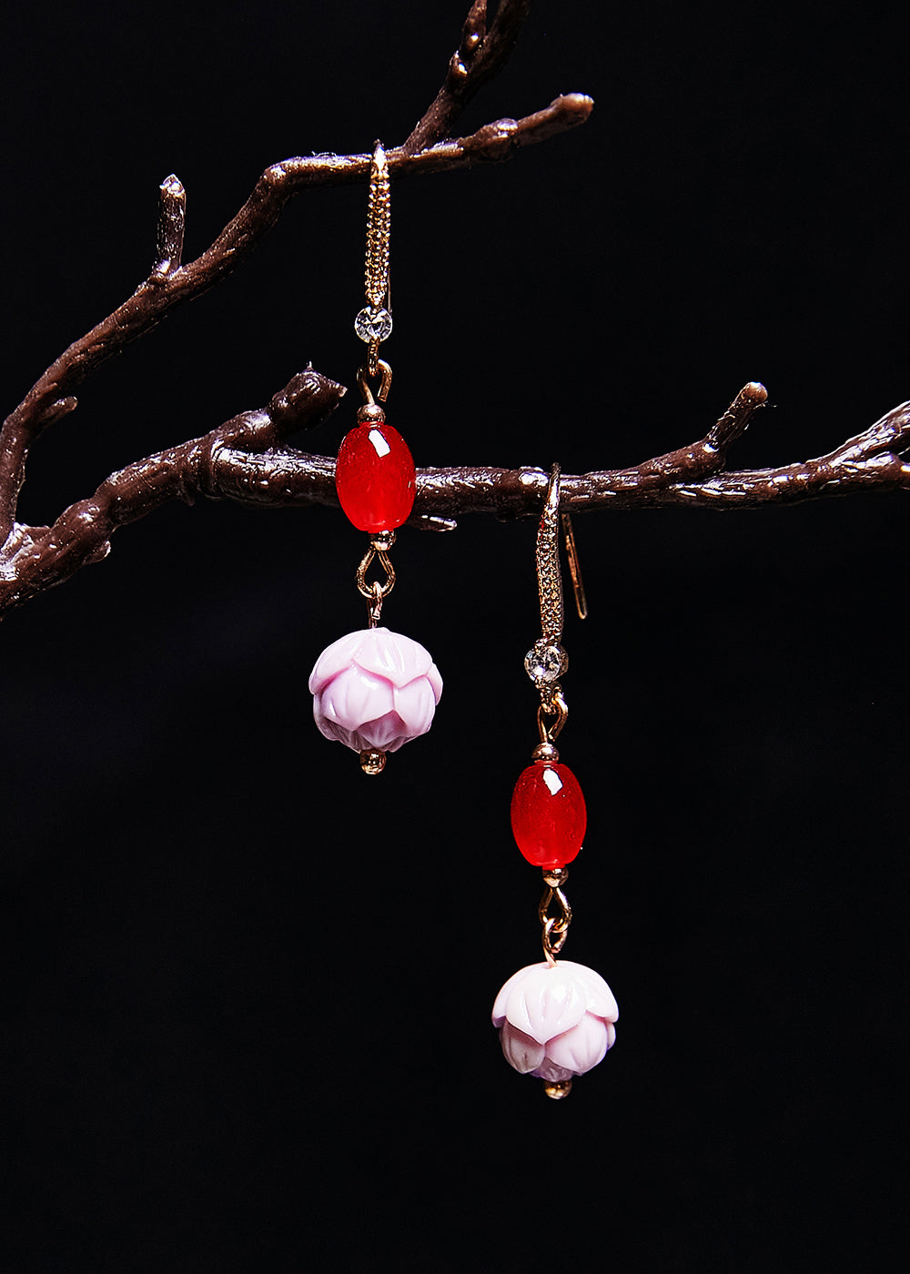 Boucles d'oreilles pendantes en pierre de fleur de Lotus fine, gemme rouge Boho - TrendAura