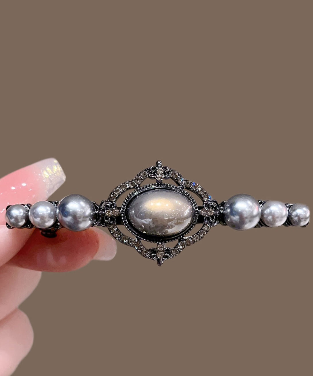 Épingle à cheveux ajourée en alliage noir avec perles - TrendAura