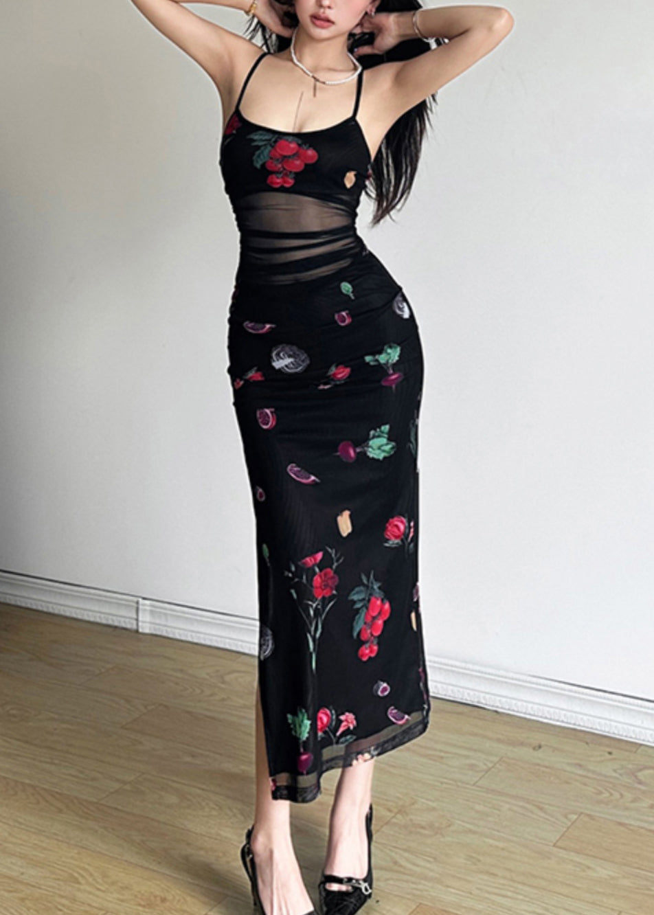 Robe d'été à bretelles spaghetti en tulle imprimé noir - TrendAura