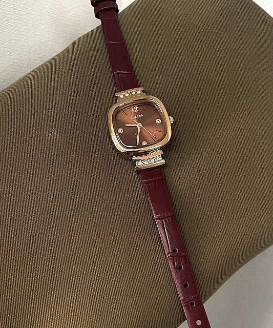 Montre à quartz en cuir rouge foncé avec verre trempé et mouvement à quartz - TrendAura