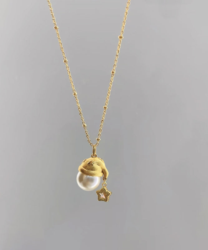 Collier avec pendentif étoile en forme de chapeau de Noël et perle en zircon surdoré en cuivre doré - TrendAura