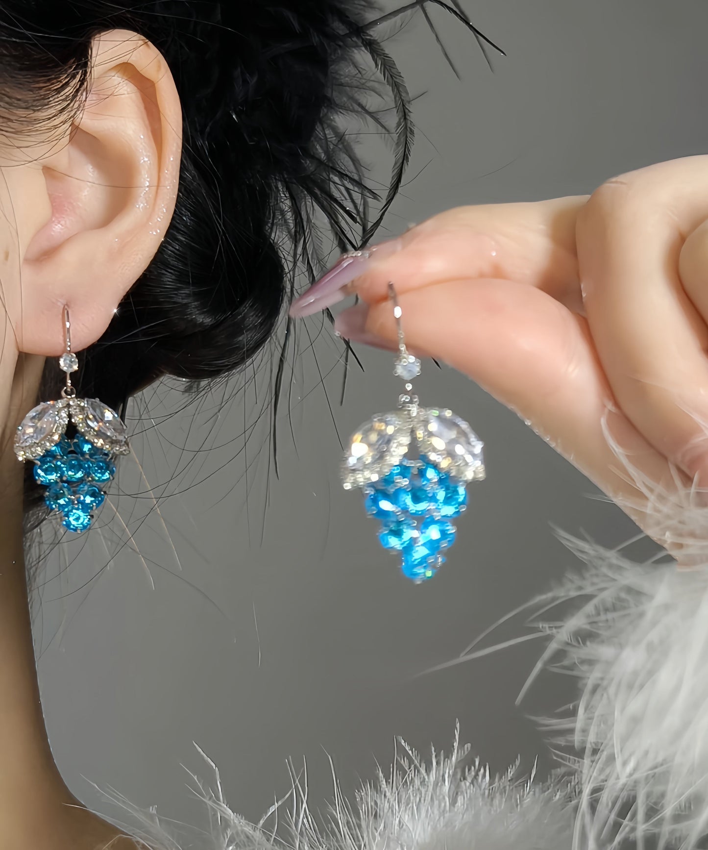 Boucles d'oreilles pendantes en argent sterling bleu et zircon, ornées de raisins. - TrendAura