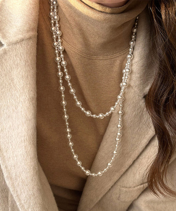 Collier court en alliage blanc orné de perles - TrendAura
