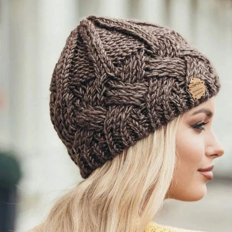 Soft and fashionable knitted bonnet