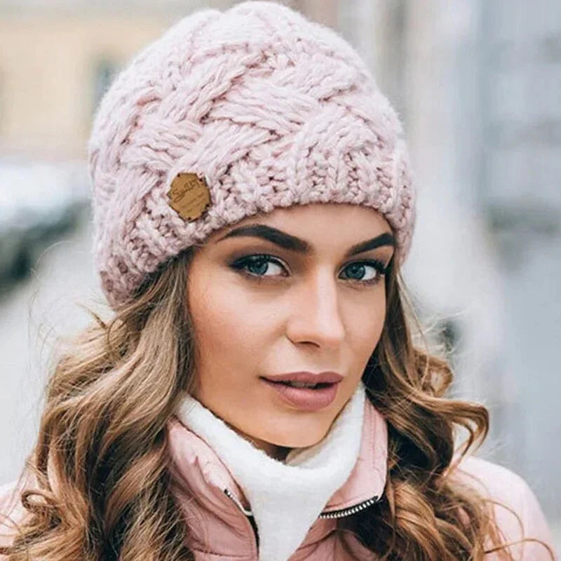 Soft and fashionable knitted bonnet
