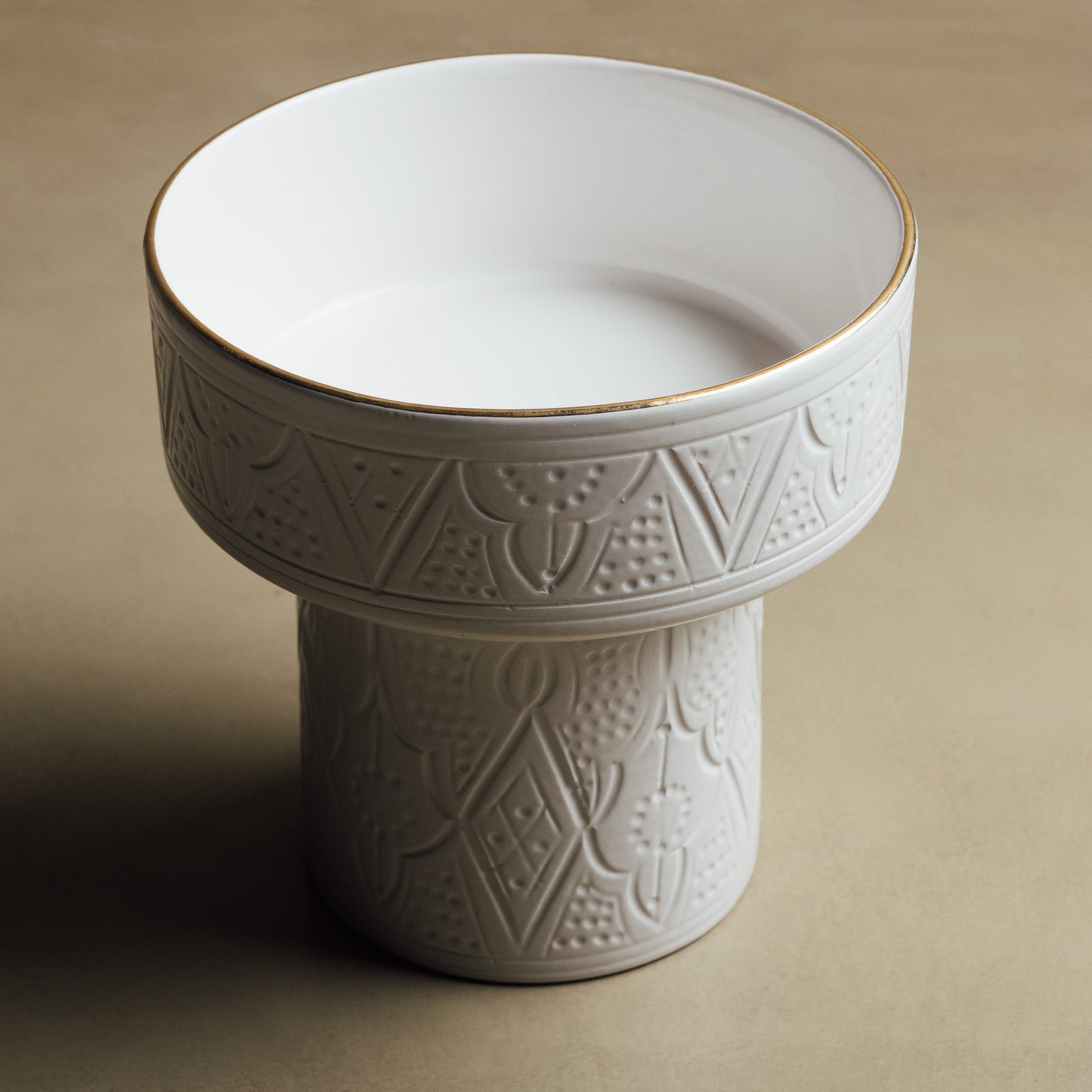 Zagora white Pedestal Bowl - Handcrafted with 12 Carat Gold Accents - TrendAura