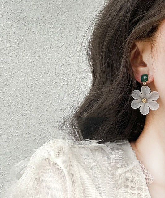 Boucles d'oreilles pendantes décontractées en alliage de cuivre blanc avec motif floral - TrendAura