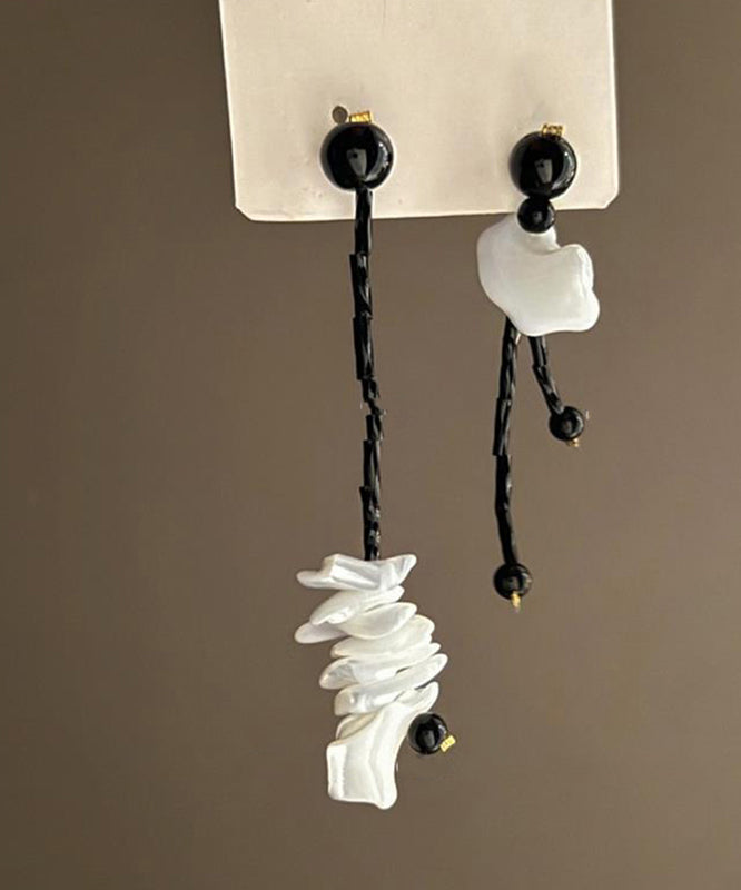 Boucles d'oreilles pendantes asymétriques en alliage noir chic avec pampilles - TrendAura