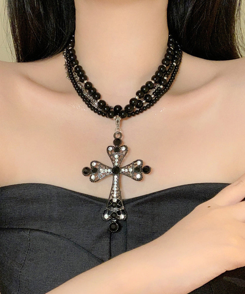 Collier chic en perles multicouches en zircon noir croisé - TrendAura