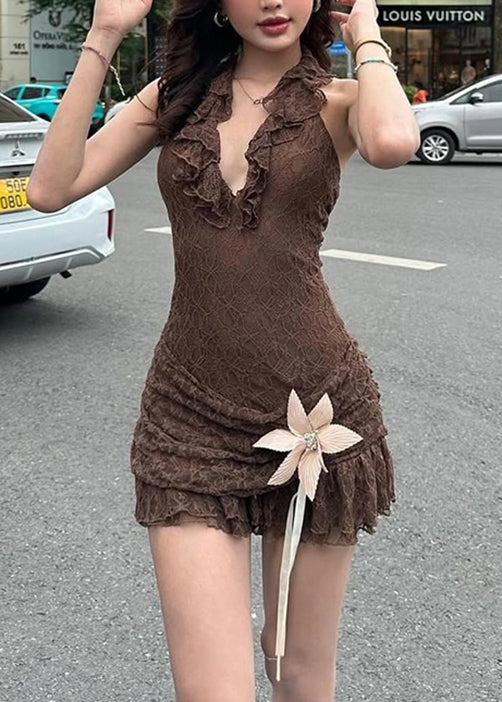 Robe licou chic marron à volants et dentelle patchwork sans manches - TrendAura