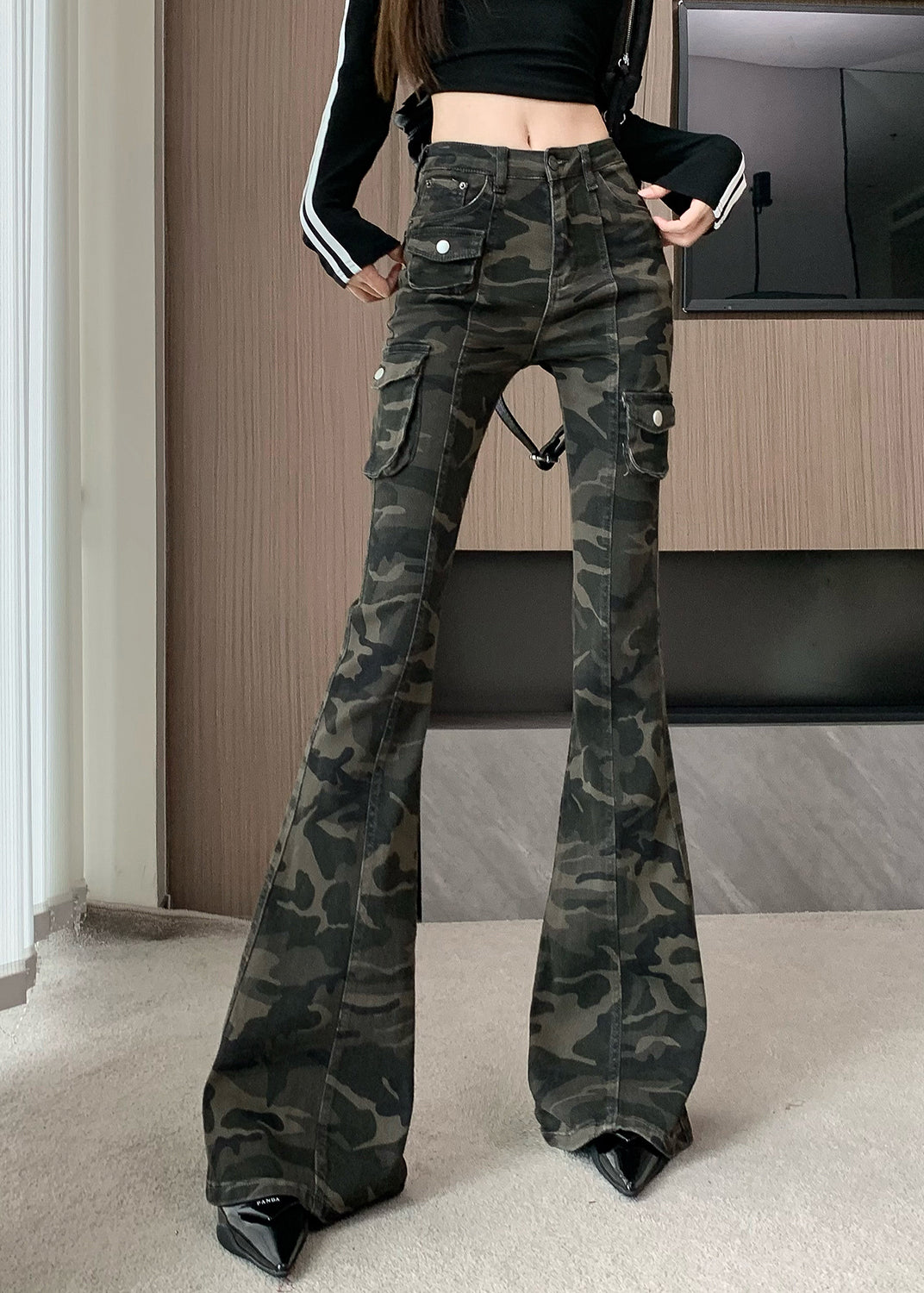 Pantalon évasé en denim vert camouflage chic et ajusté pour l'automne - TrendAura