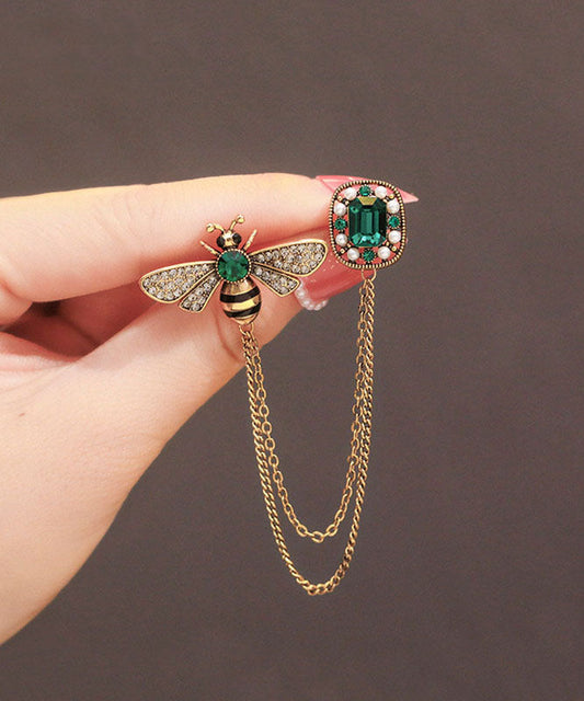 Broches chics en cuivre doré avec pompon en zircon et abeille - TrendAura