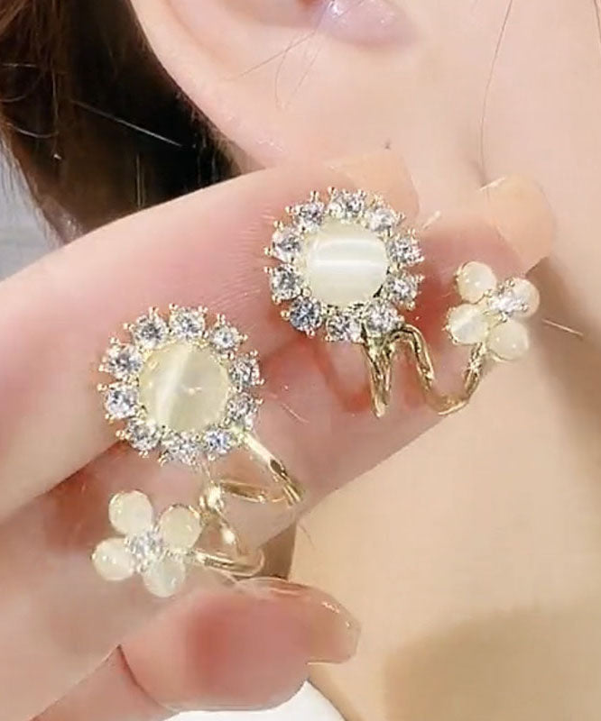 Boucles d'oreilles créoles florales chics en or, cuivre et zircon surdoré, pierre œil de chat - TrendAura