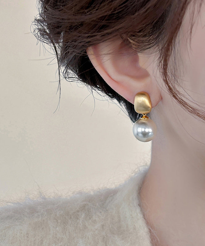 Boucles d'oreilles pendantes chics en alliage de métal doré et perles - TrendAura