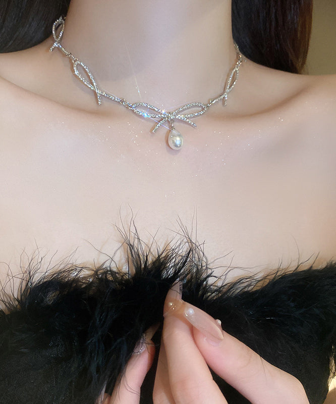 Collier chic avec pendentif en alliage de soie et perles en zircon - TrendAura